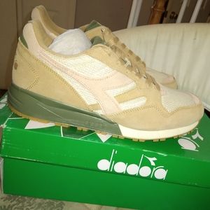Diadora 902s